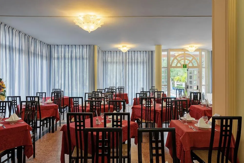 Hotel Royal Garda  3*, Garda (Verona) Włochy