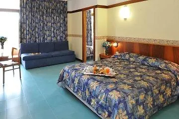 Hotel Royal Garda  3*, Garda (Verona) Włochy