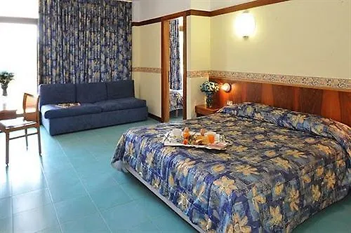 Hotel Royal Garda  3*, Garda (Verona)